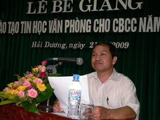 Trung tâm thông tin KH –CN và Tin học: Bế giảng và trao Chứng chỉ tin học cho cán bộ, công chức